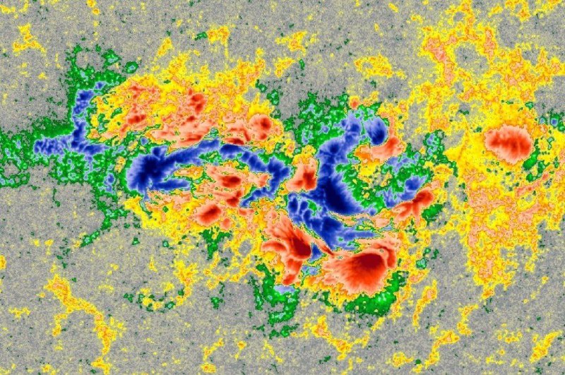 ‼️На Солнце произошла целая серия мощных вспышек с выбросами в сторону Земли и в ближайшие ночи будут северные сияния над всей территорией России‼️За последние 32 часа (с 5 утра 8 мая по 12 часов дня 9 мая) на Солнце произошло 4 вспышки класса 