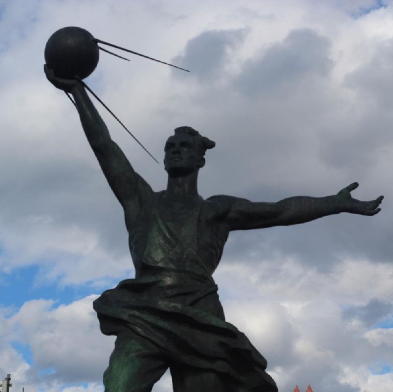 Сегодня исполняется 65 лет с запуска первого искусственного спутника земли.Пожалуй вечерком, я отмечу это событие. Советские инженеры и конструкторы совершили настоящий подвиг.И тем кто решит присоединиться, заокеанский рецепт коктейля 