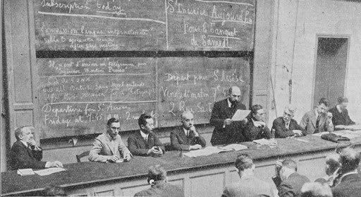 Поздравляю всех причастных и им сочувствующих с Всемирным Днем Радиолюбителя. Немного истории. В этот день, 18 апреля 1925 года, почти сто лет назад, в Париже первопроходцами радио был создан «Международный радиолюбительский союз», призванный объединить всех людей на планете занимающихся радиолюбительской деятельностью. Напомню радио, в то время это было, что-то невероятное. Из ряда фантастики.  Каждый год Международный День Радиолюбителя, отмечается под разными девизами. В этом году он такой