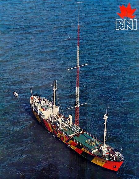 Pirate Radio. А вы принимали хоть раз одну из этих радиостанций?Pirate Radio. А вы принимали хоть раз одну из этих радиостанций?