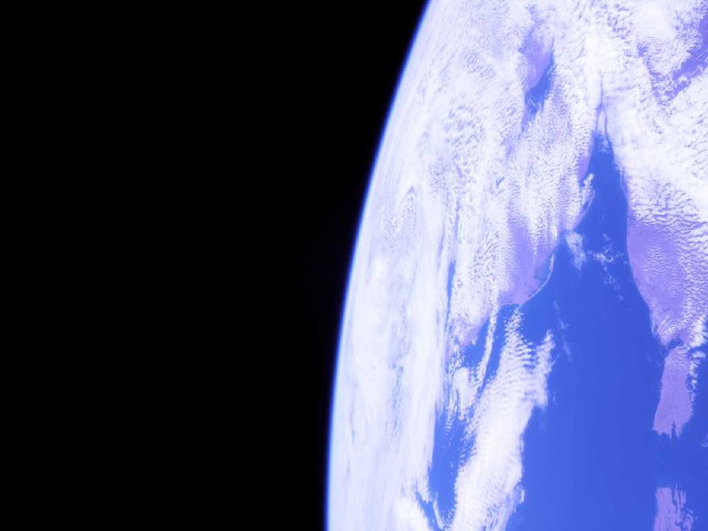 Первый снимок сделанный с бортовой камеры орбитального телескопа RS40S UMKA.Снимок сделан 12 июля на бортовую камеру (не на телескоп).На данный момент идет плотная работа с нашим орбитальным телескопом.С понедельника (7 августа) - запланирована работа по стабилизации спутника и продолжение экспериментов по получению ПД.В связи с этим формат передачи будет часто меняться.