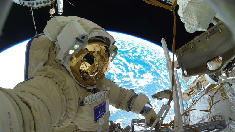 NASA планирует прямую трансляцию выхода в открытый космос.2 июня 2021 года, состоится 48-й плановый выход в открытый космос. Космонавты 65-й экспедиции Олег Новицкий и Петр Дубров совершат выход в открытый космос, который продлится около шести с половиной часов. Космонавты Роскосмоса продолжат подготовку шлюза стыковочного отсека 