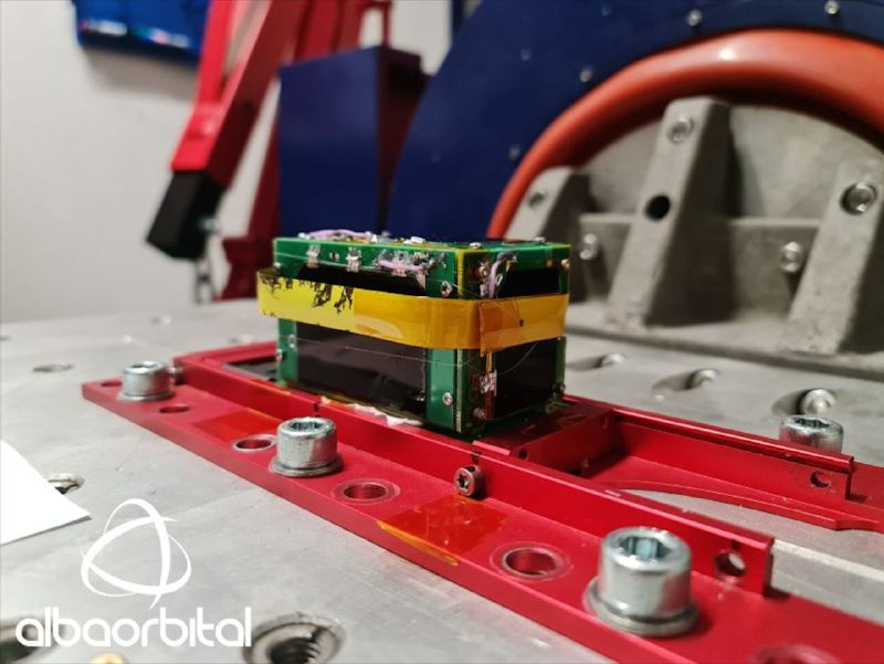 Продолжая тему интересных спутников из миссии Transporter-9 от 11 ноября, стоит отметить спутник ROM-3.Он тоже, самый, что ни на есть, радиолюбительский! ROM-3 представляет собой PocketQubes 1.5P, 50 x 50 x 100 мм. Разработан Румынской федерацией радиолюбителей, и имеет три правила задачи.Основная — работать в качестве цифрового любительского репитера. Дополнительные — передача изображения SSDV с низким разрешением в режиме GFSK, 5 кбит/с и передавать маяк в CW, 20 wpm. Телеметрия - GFSK, 500 бит/с.Нисходящая линия связи на частоте - 436,235 МГц. Сайт проекта в заявке к IARU указан 