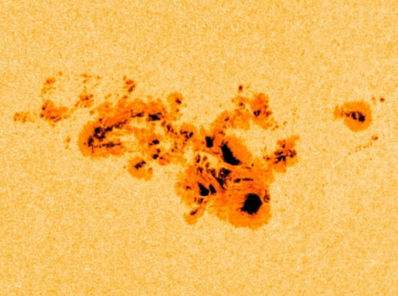 ‼️На Солнце произошла целая серия мощных вспышек с выбросами в сторону Земли и в ближайшие ночи будут северные сияния над всей территорией России‼️За последние 32 часа (с 5 утра 8 мая по 12 часов дня 9 мая) на Солнце произошло 4 вспышки класса 